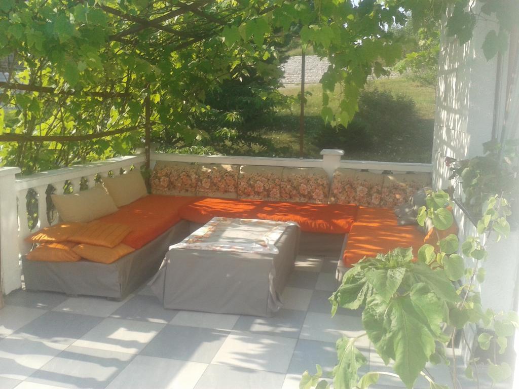 Dom Pod Roza Daire Leśna Dış mekan fotoğraf